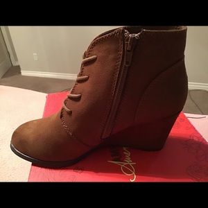 NIB American Rag suede ankle bootie